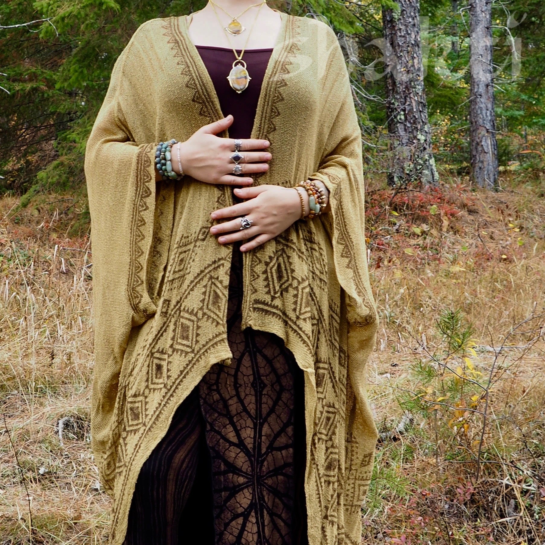 Twin Suns Arc Cloak - Shakti