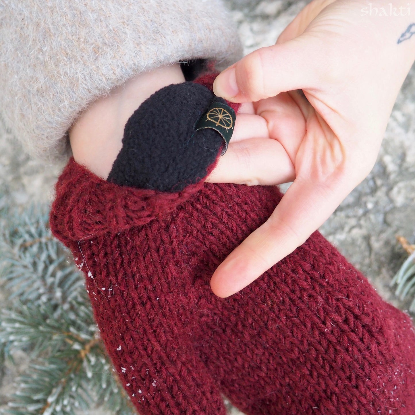 Wool Mittens - Shakti