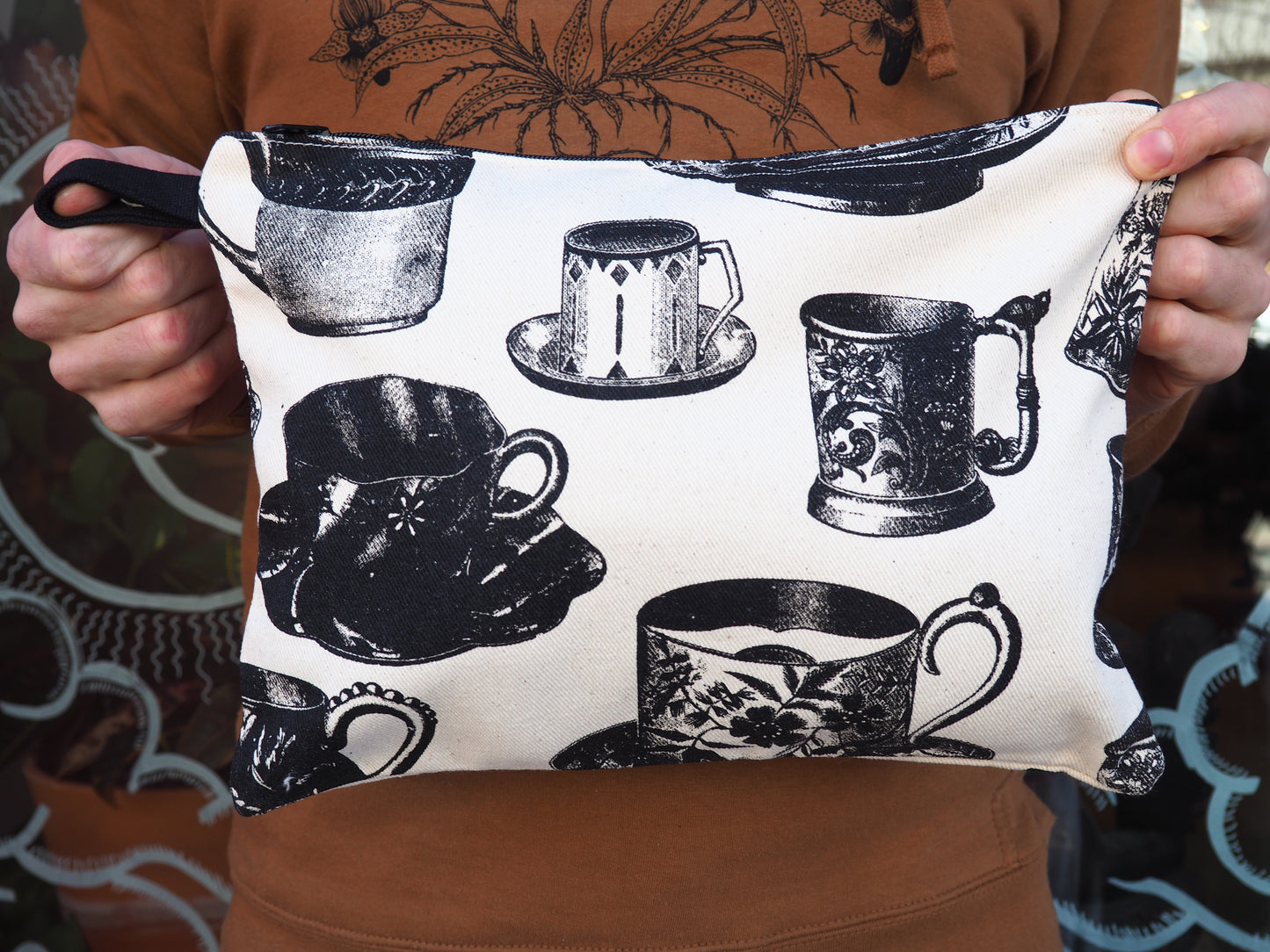 Canvas Silkscreen Zipper Bag - Shakti