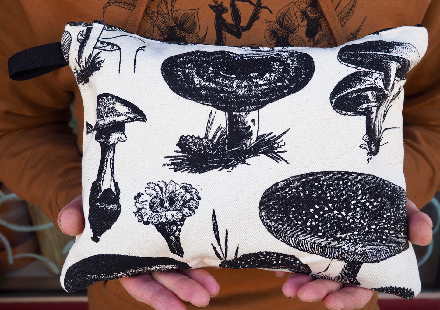 Canvas Silkscreen Zipper Bag - Shakti