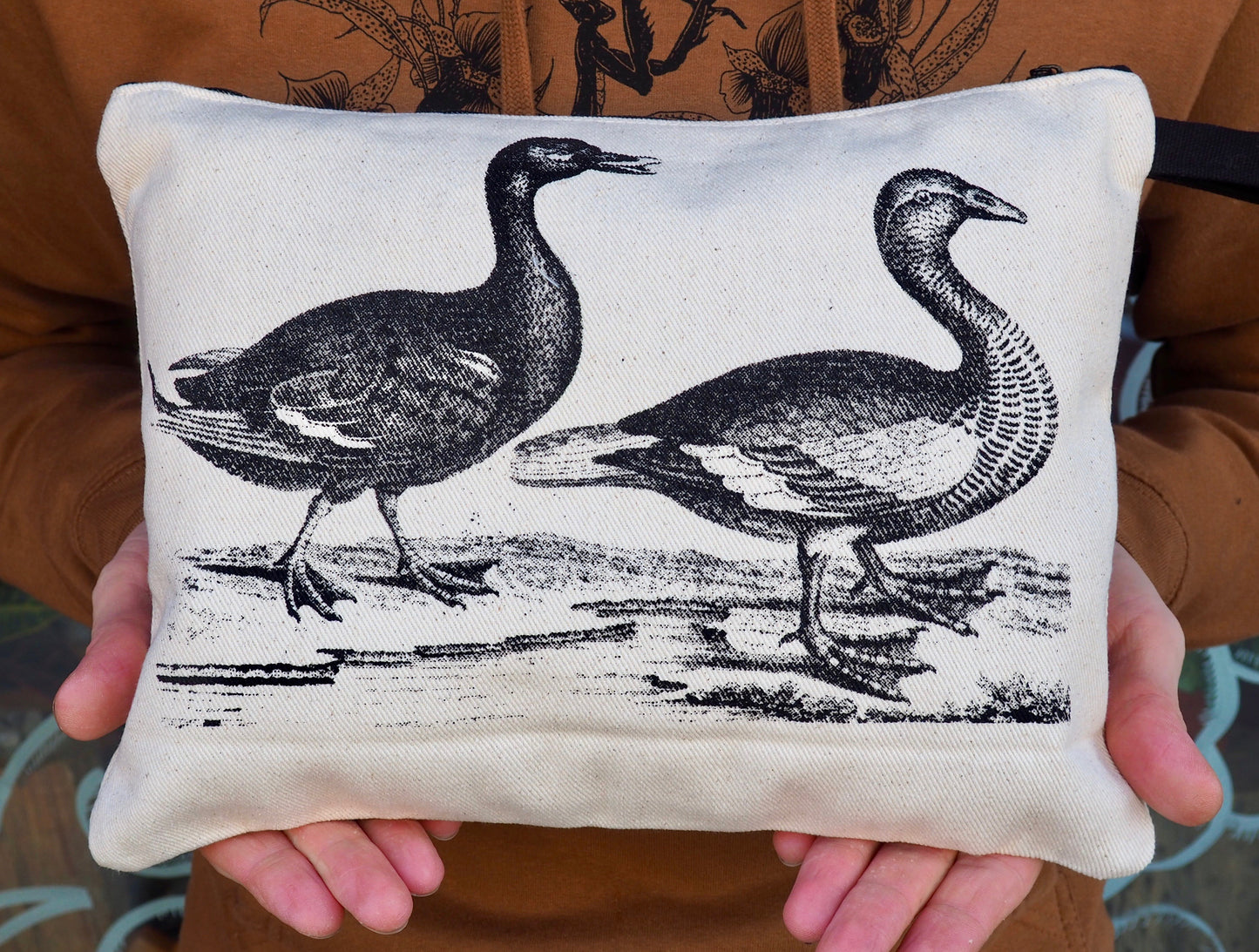 Canvas Silkscreen Zipper Bag - Shakti