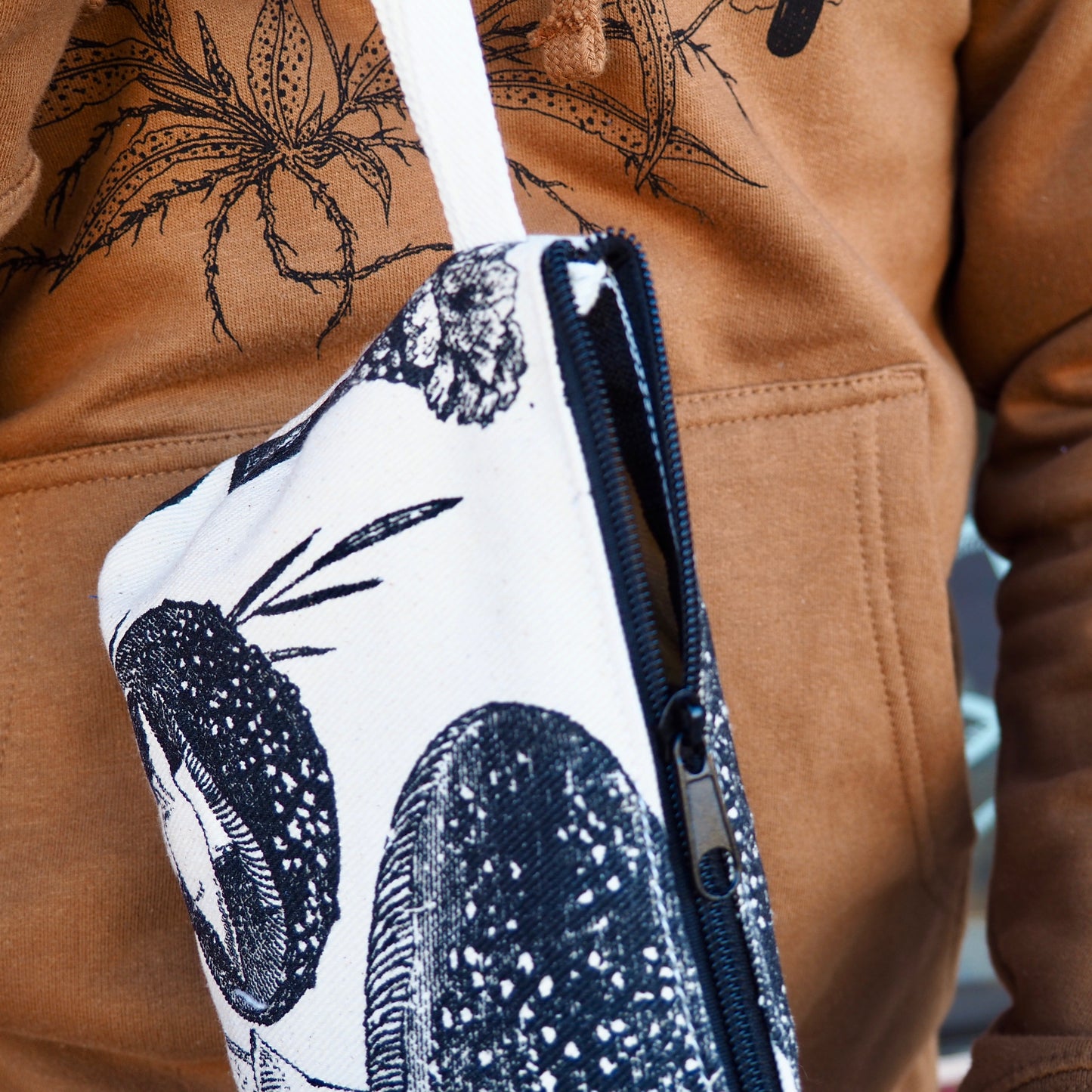 Canvas Silkscreen Key Zipper Bag - Shakti