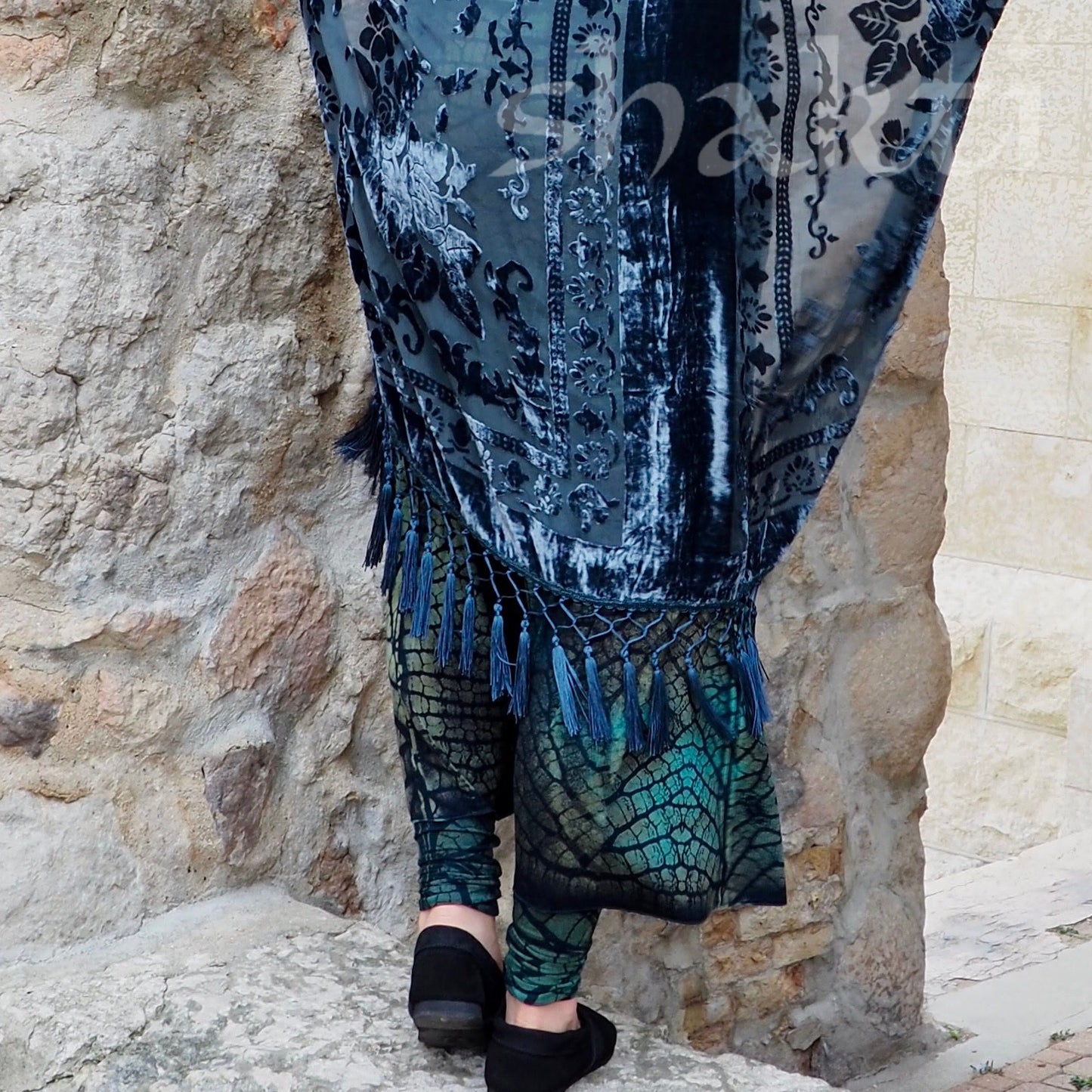 Burnout Velvet Kimono - Midnight - Shakti