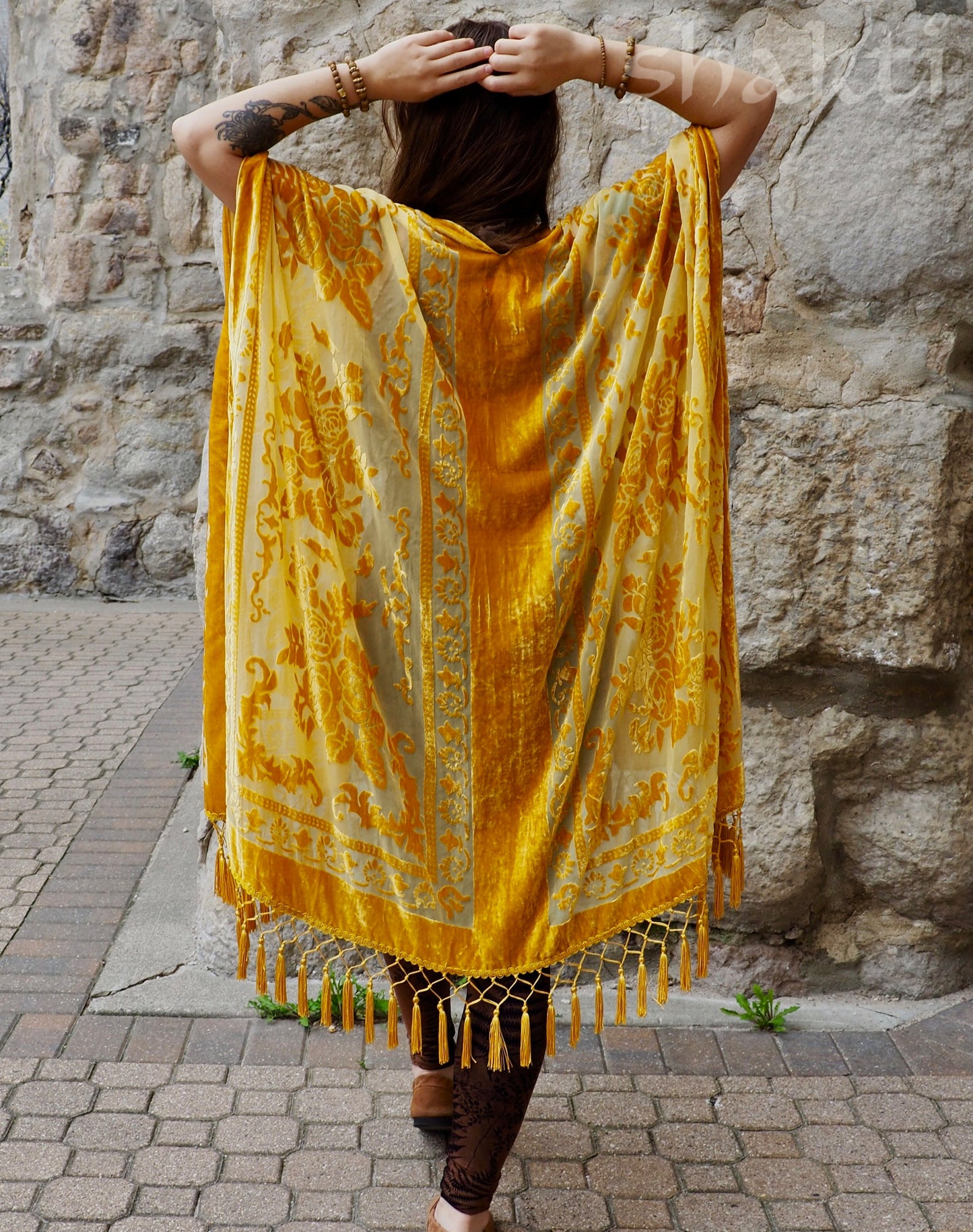 Burnout Velvet Kimono - Gold - Shakti