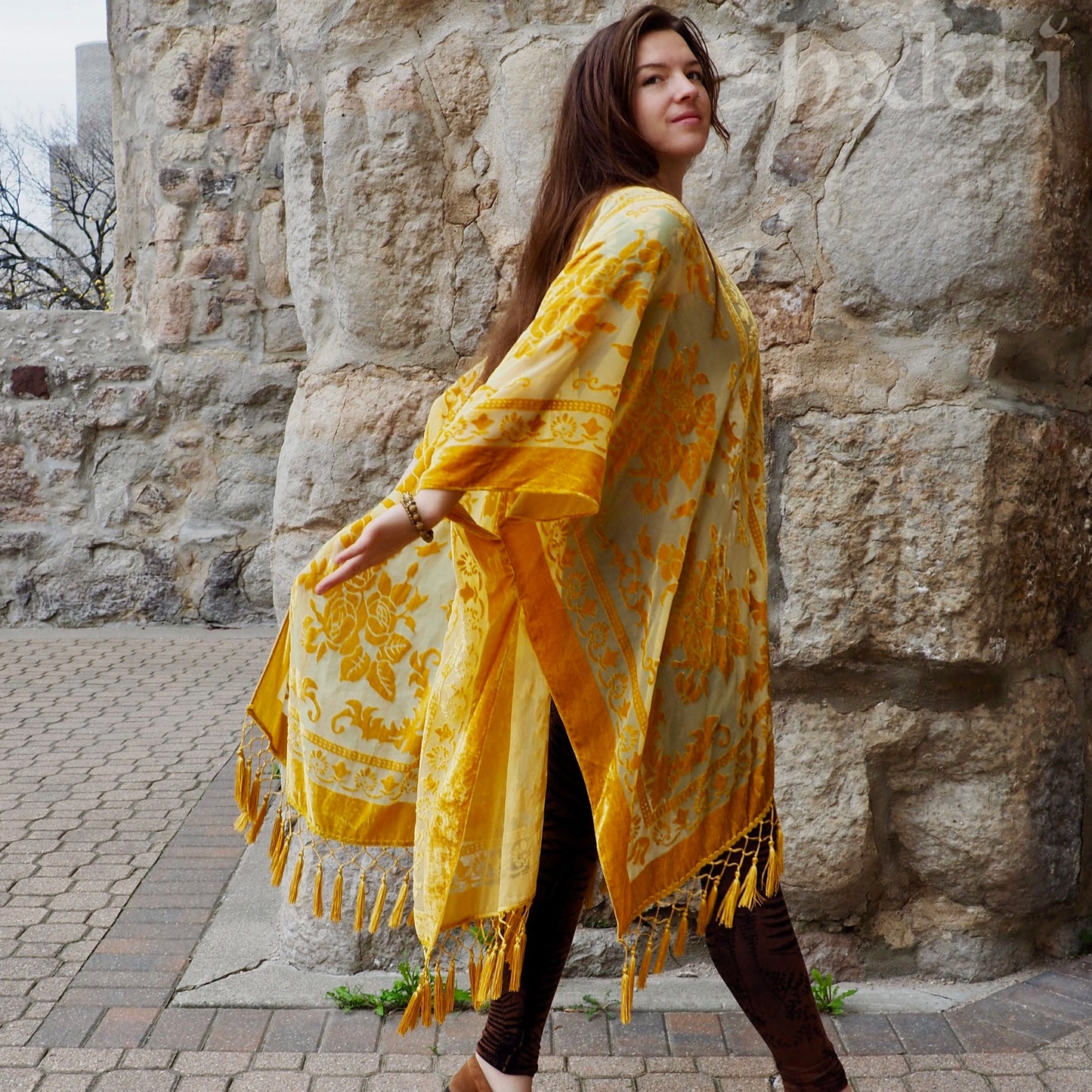 Burnout Velvet Kimono - Gold - Shakti