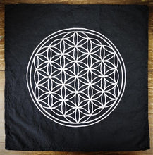 Load image into Gallery viewer, Cotton Crystal Grid Cloth - Flower Of Life (Black/Silver)
