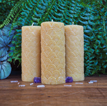 Load image into Gallery viewer, Barletta Beeswax Candle - Deco
