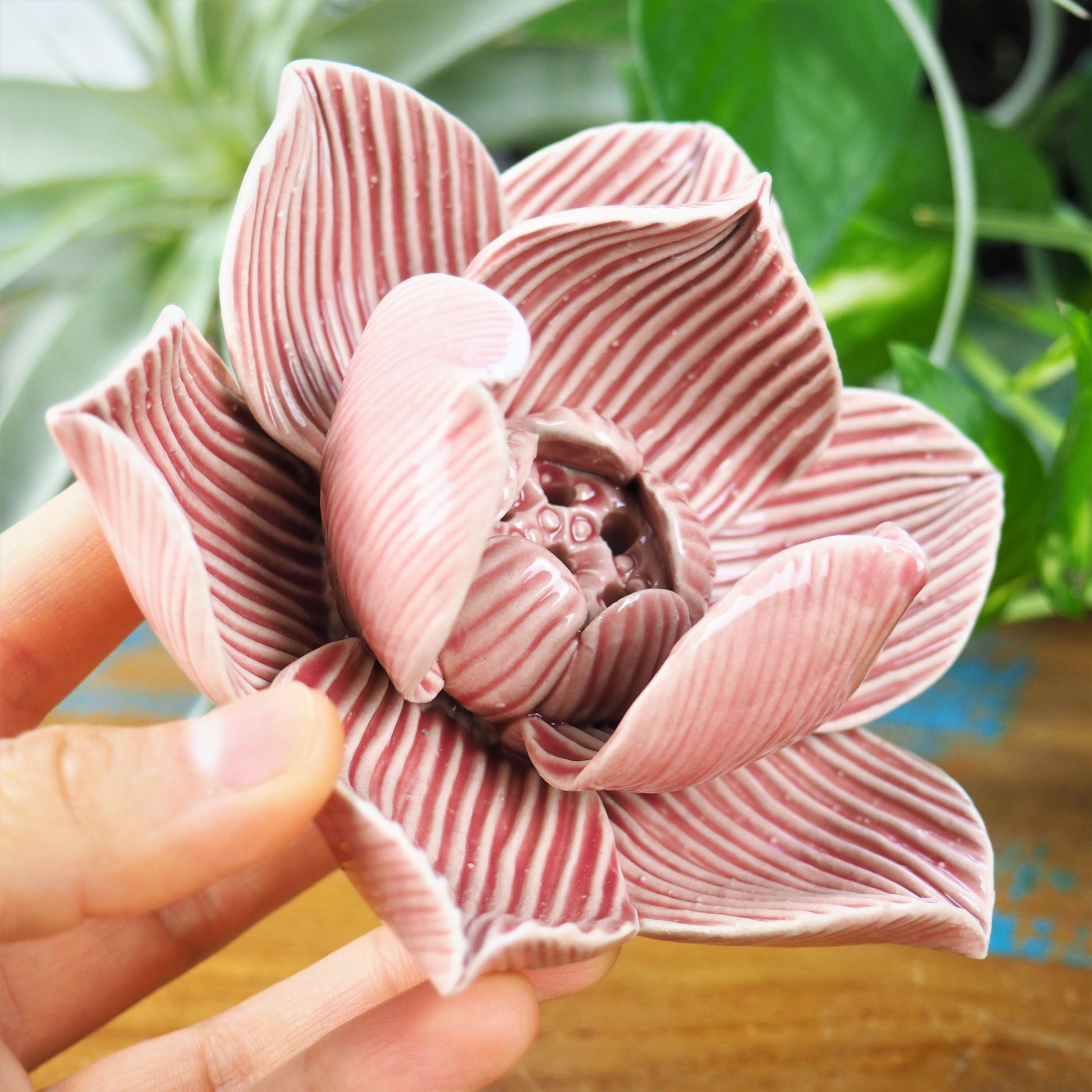 Incense Holder - Blooming Lotus Flower (M / Pink) - Shakti