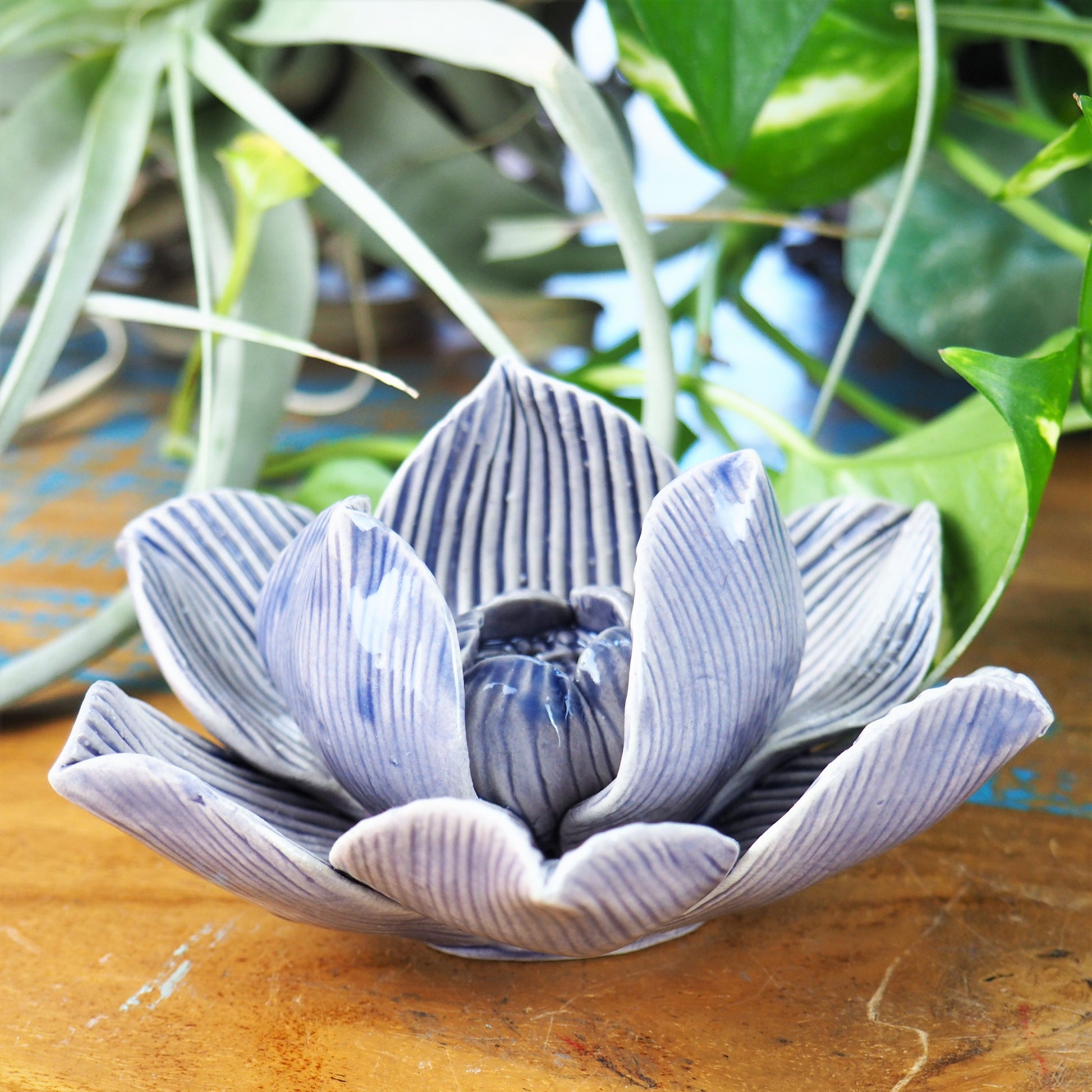 Incense Holder - Blooming Lotus Flower (M / Purple) - Shakti