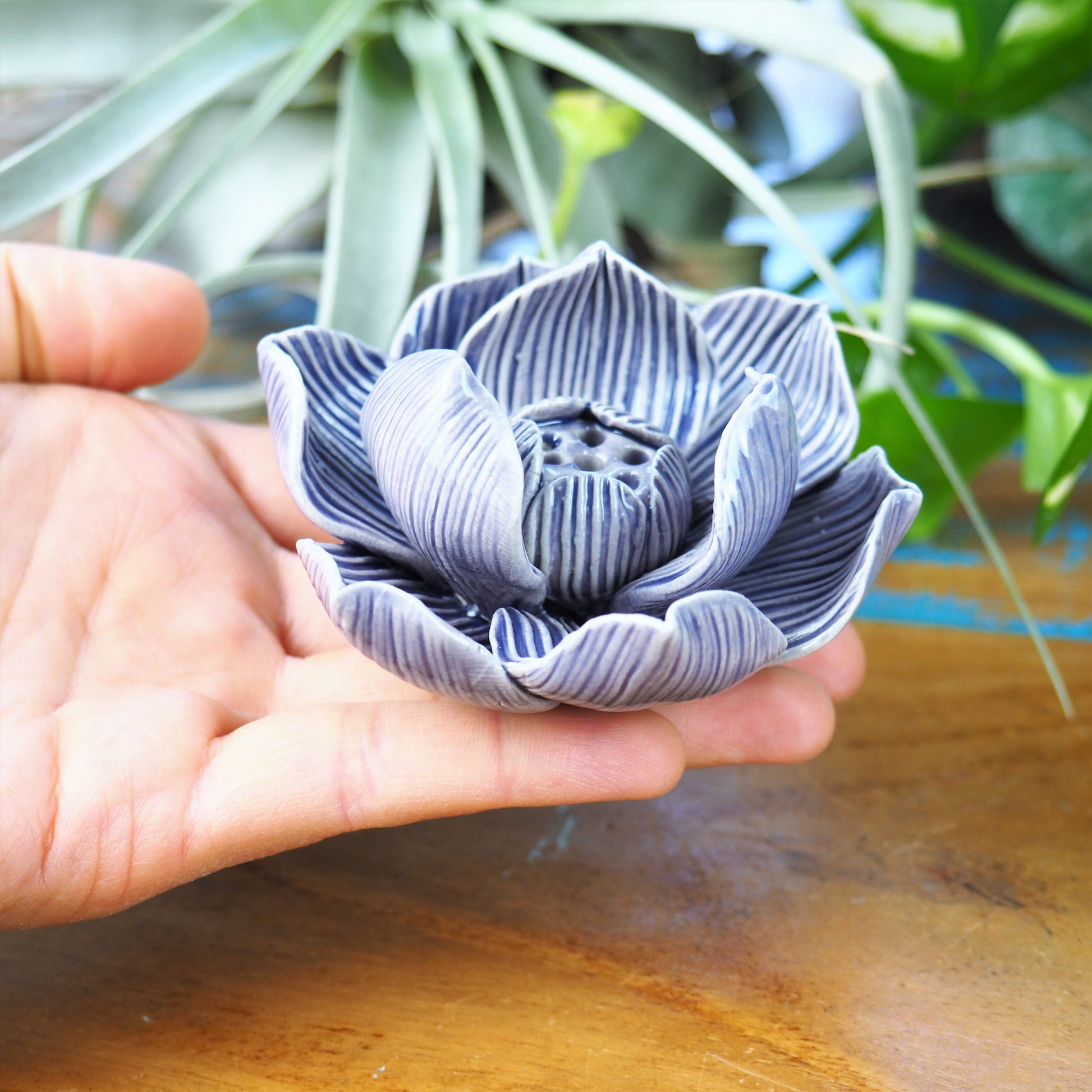 Incense Holder - Blooming Lotus Flower (S / Purple) - Shakti