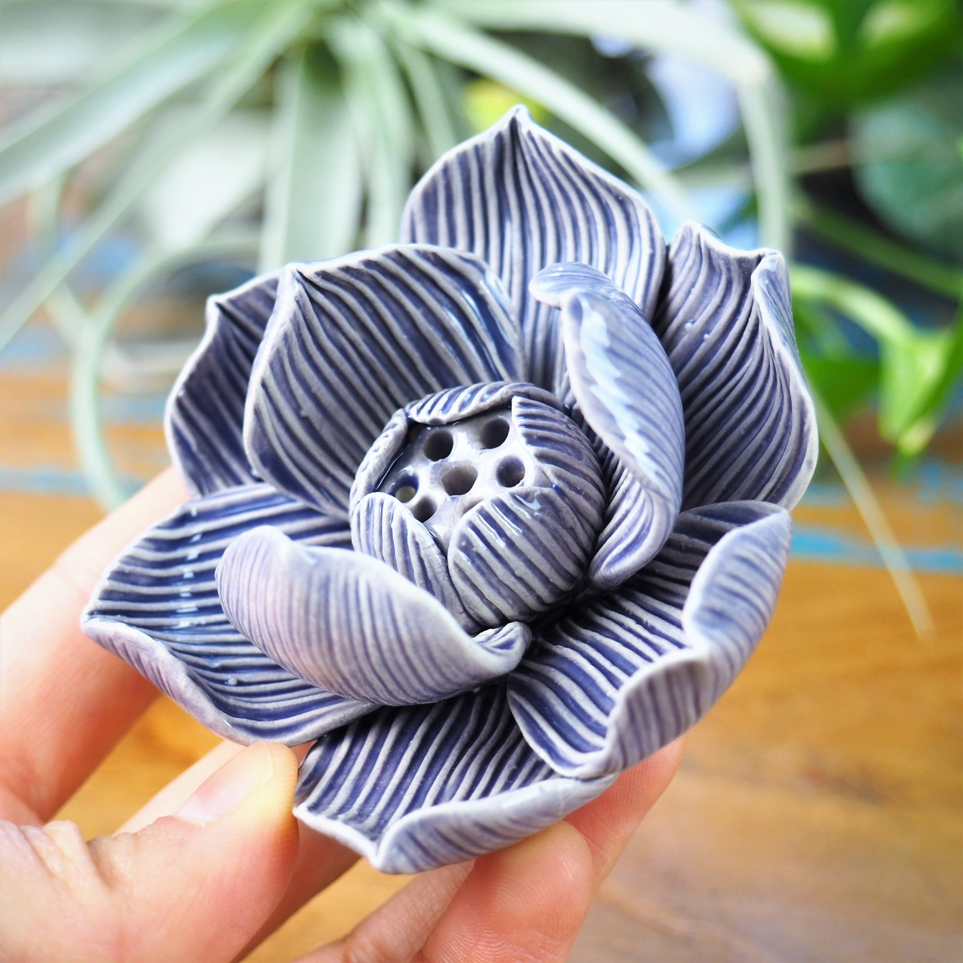 Incense Holder - Blooming Lotus Flower (S / Purple) - Shakti