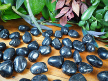 Load image into Gallery viewer, Black Onyx Tumble Stones
