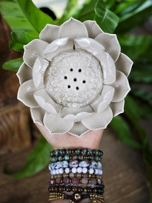 Incense Holder - Lotus Flower (L / Off-white) - Shakti
