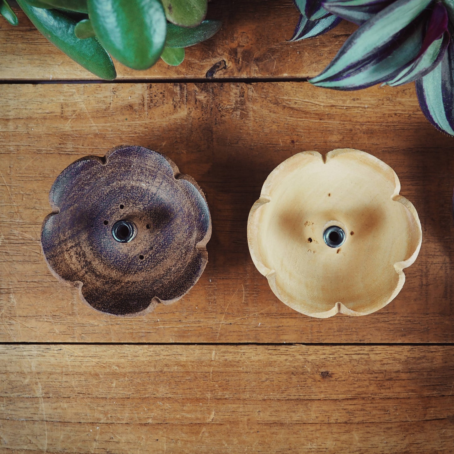 Wooden Incense Holders - Flower (Dark/Light) - Shakti