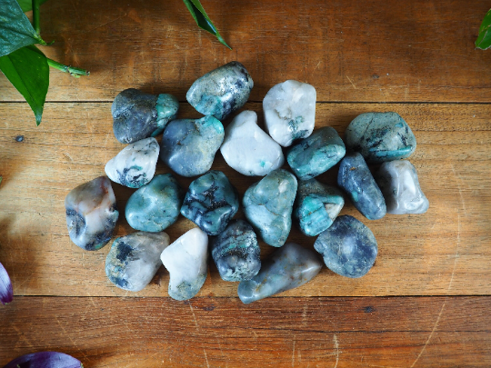 Emerald Tumble Stones - Shakti