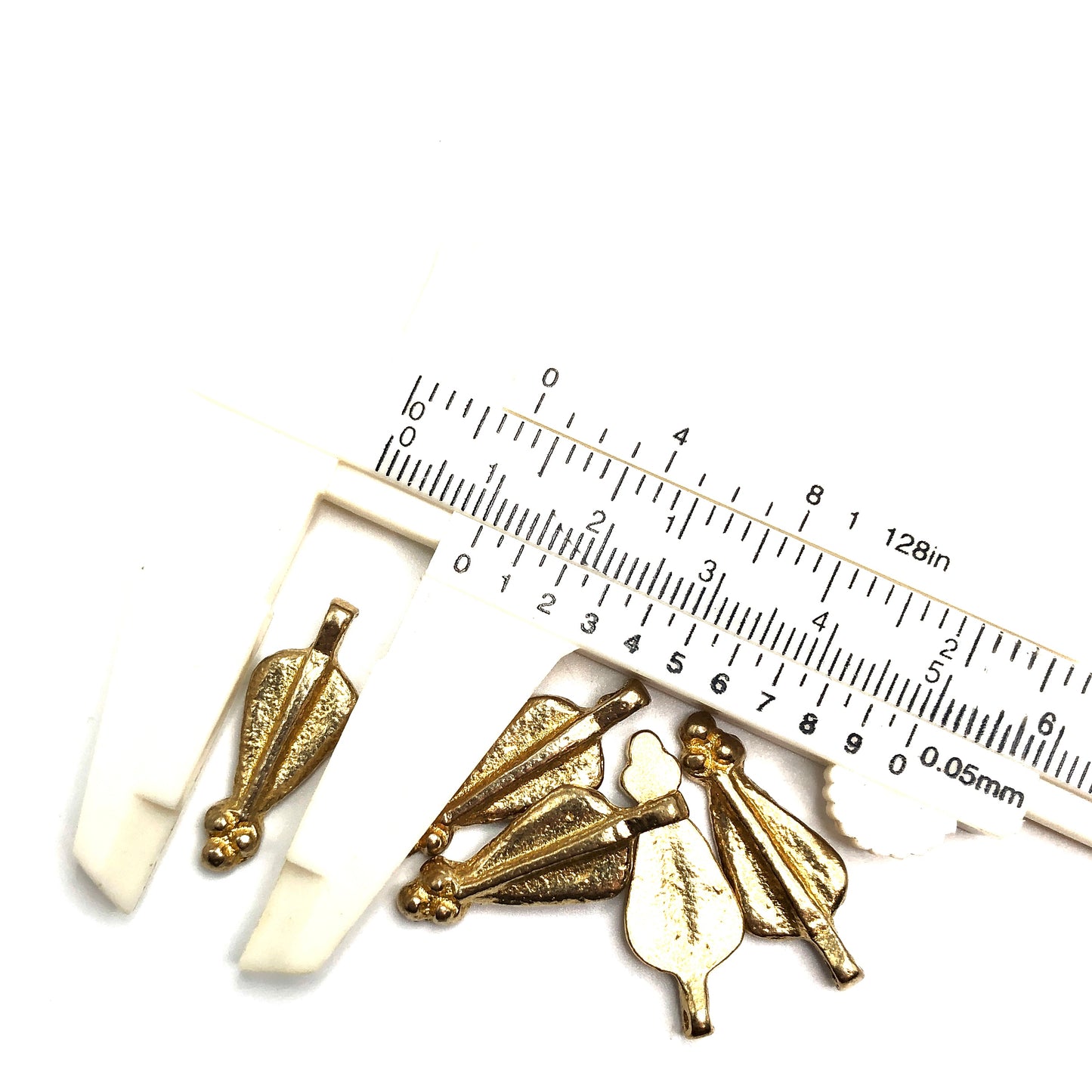 B&C Charms - Narrow Ornament