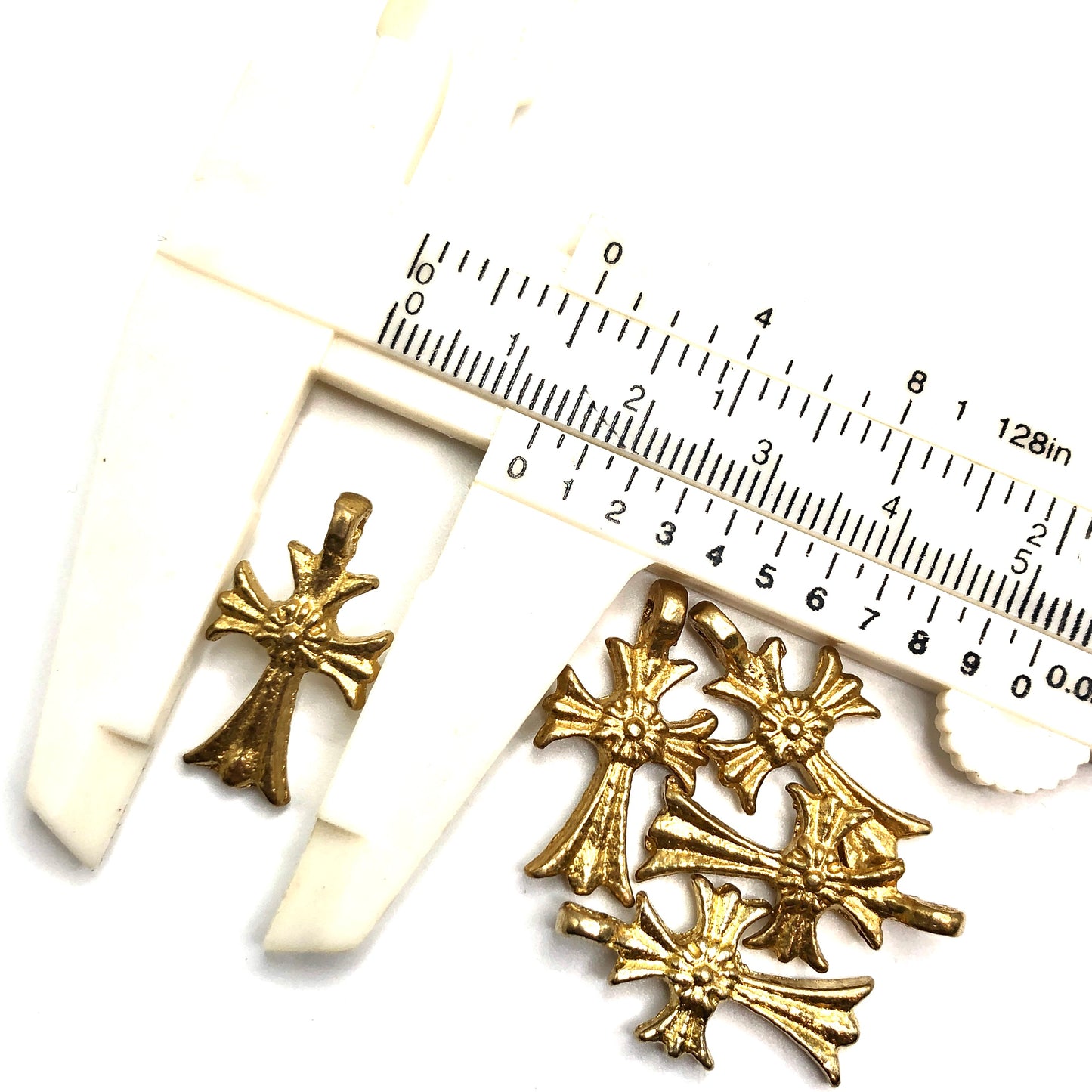 B&C Charms - Medium Cross