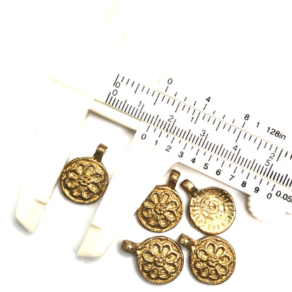 B&C Charms - Round Flower