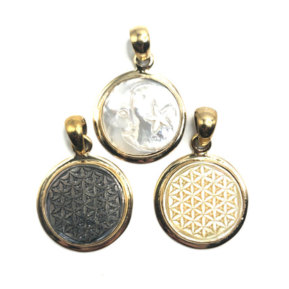 Trinkets - Carved Pendant