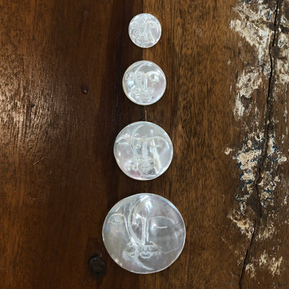 M.O.P Carvings, Double Moon Faces