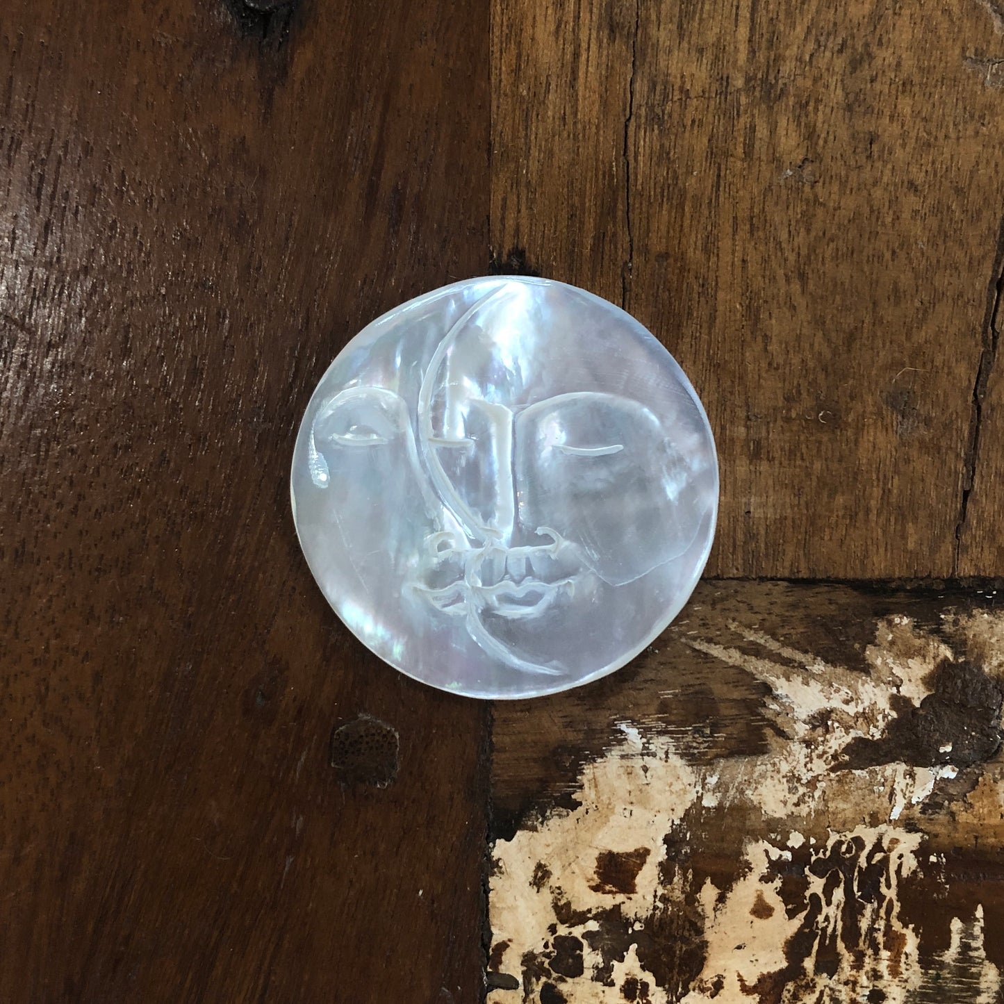 M.O.P Carvings, Double Moon Faces