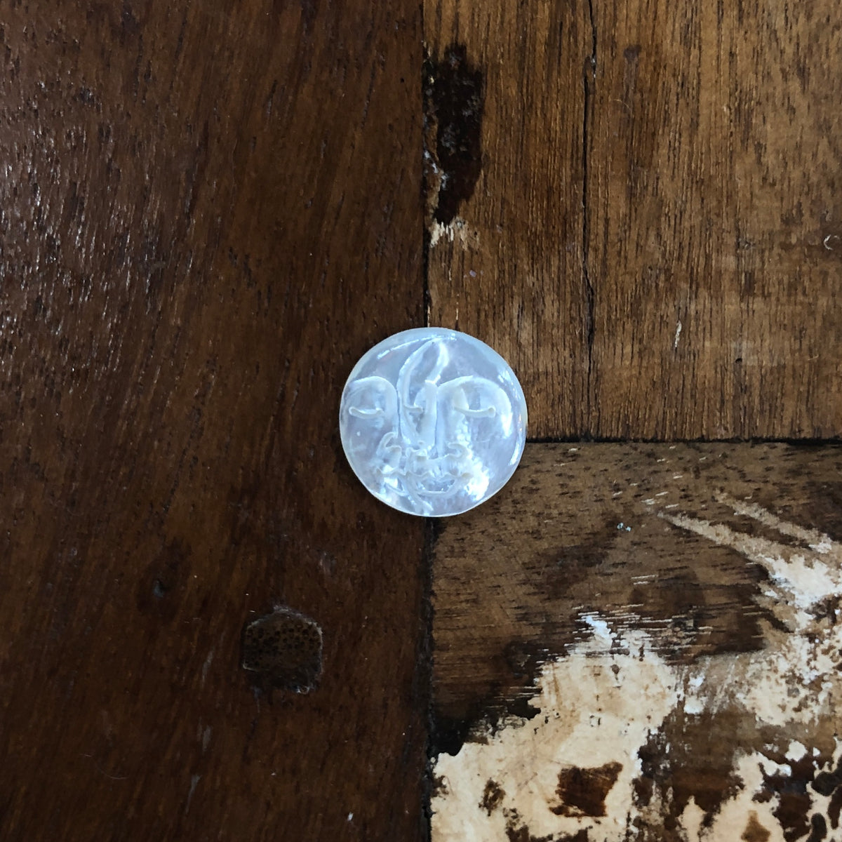 M.O.P Carvings, Double Moon Faces