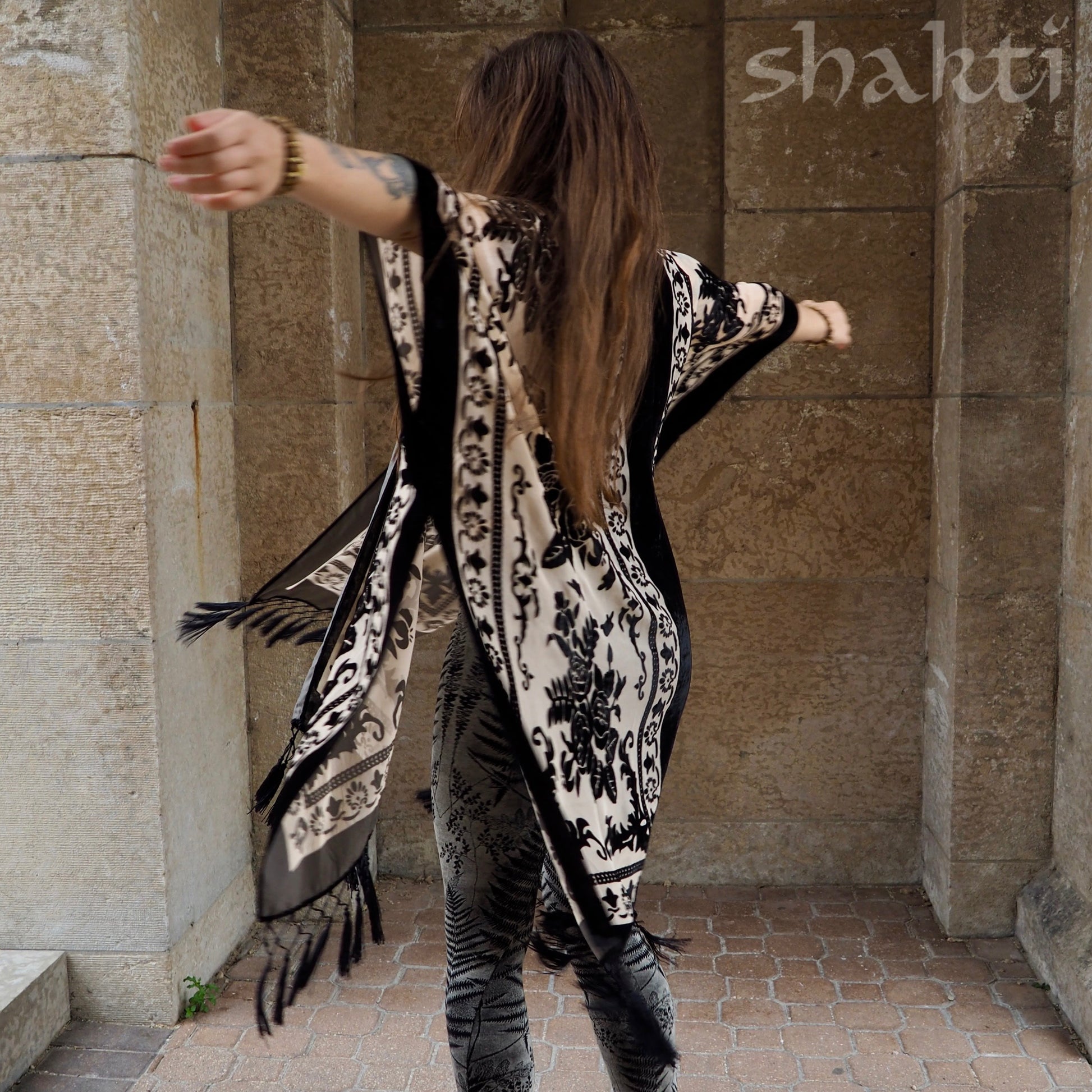 Burnout Velvet Kimono - Black/Cream - Shakti