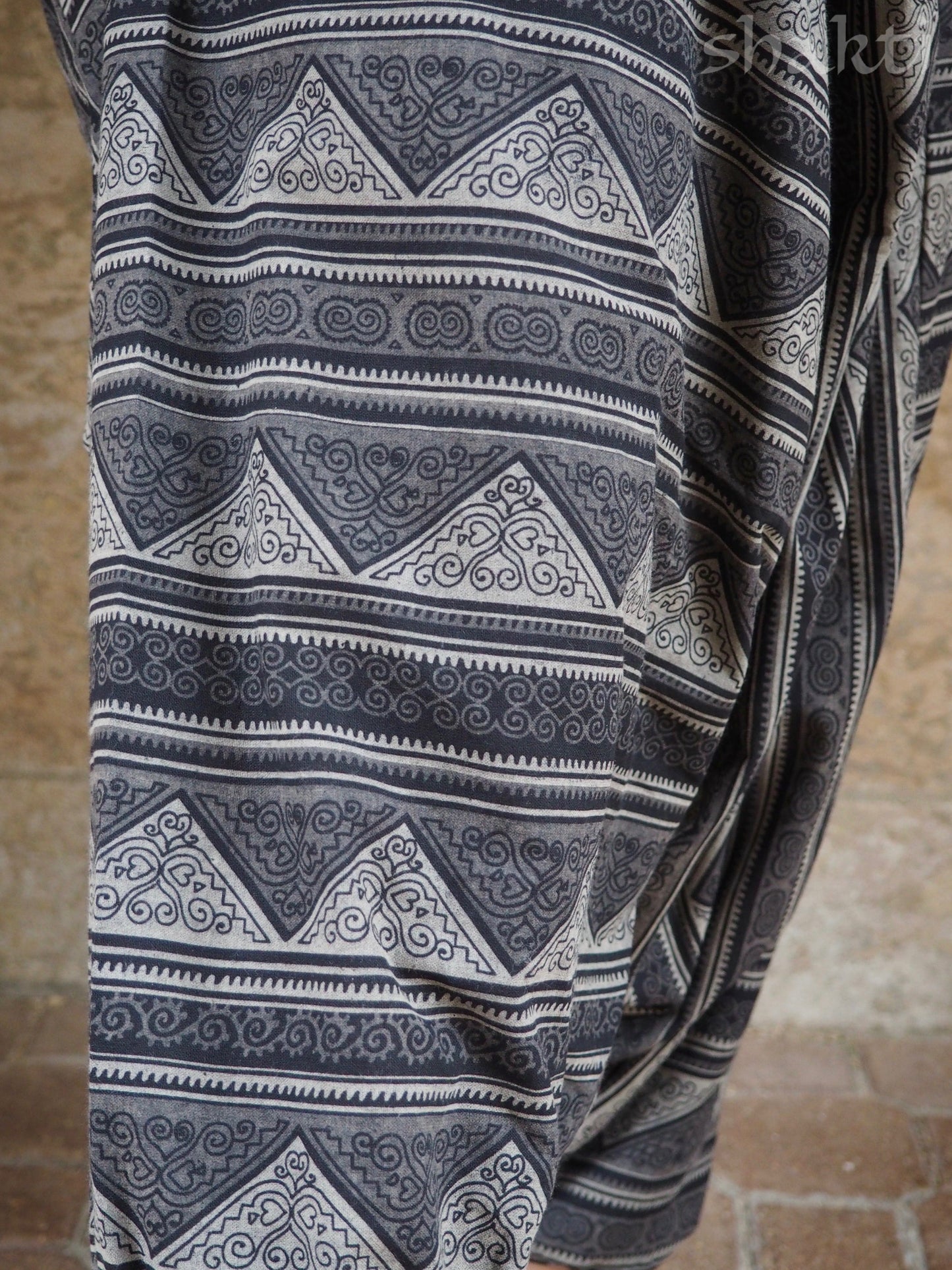 Hmong Pants Triangle - Shakti