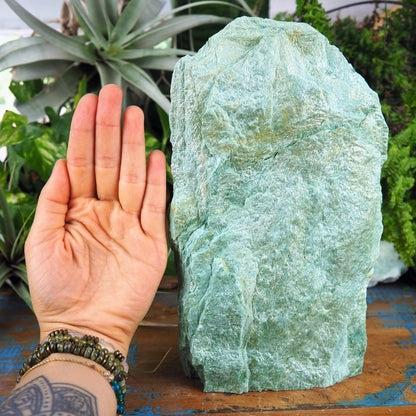 Fuchsite Standing - Shakti