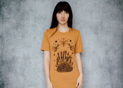 Mantis Crystal Carnivorous T-Shirt - Shakti