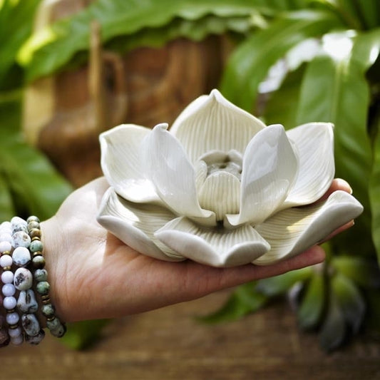 Incense Holder - Blooming Lotus Flower (L / Off-White) - Shakti