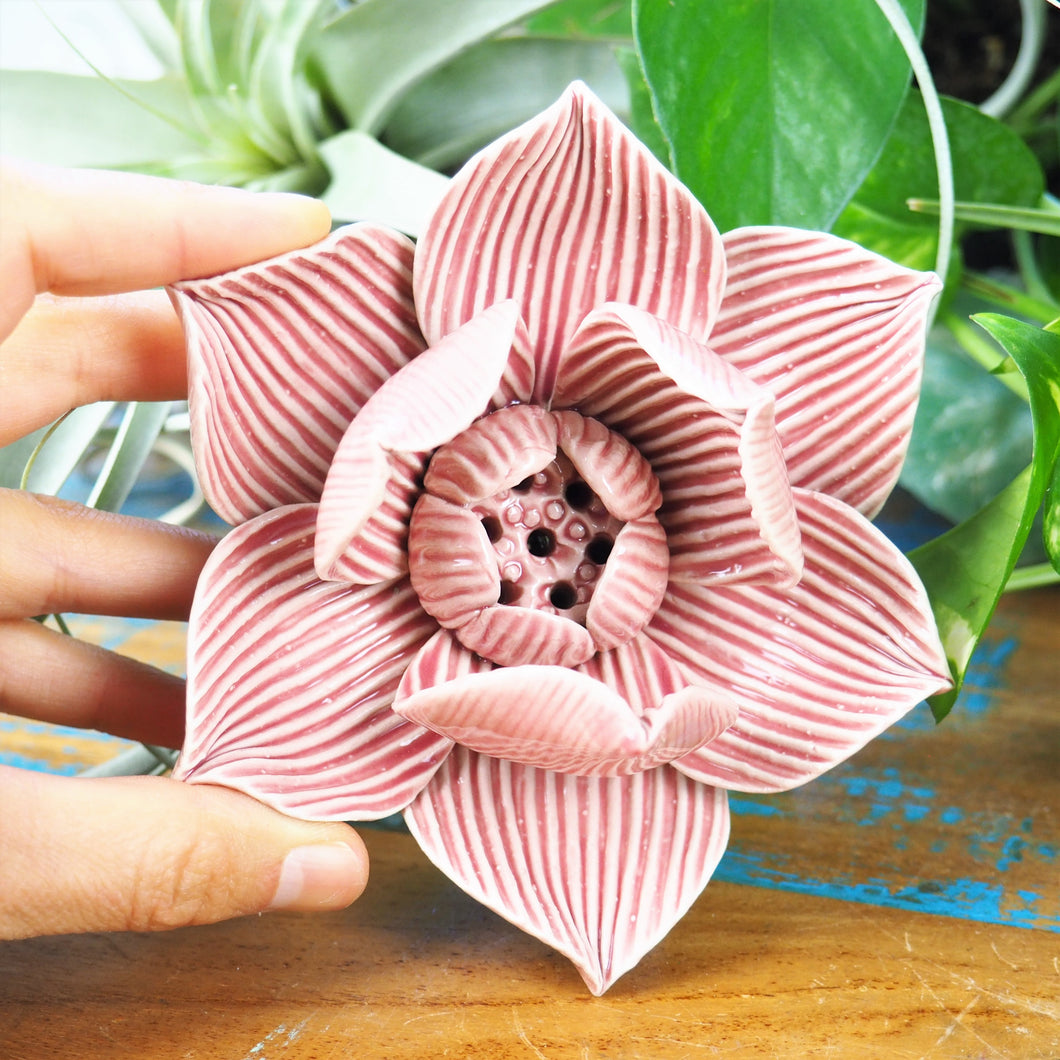 Incense Holder - Blooming Lotus Flower (M / Pink)