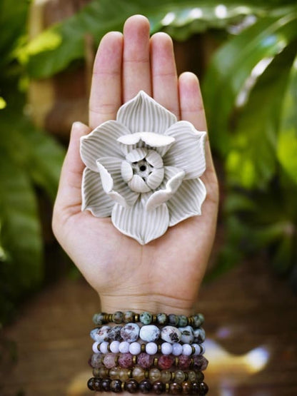 Incense Holder - Blooming Lotus Flower (S / Off-white) - Shakti